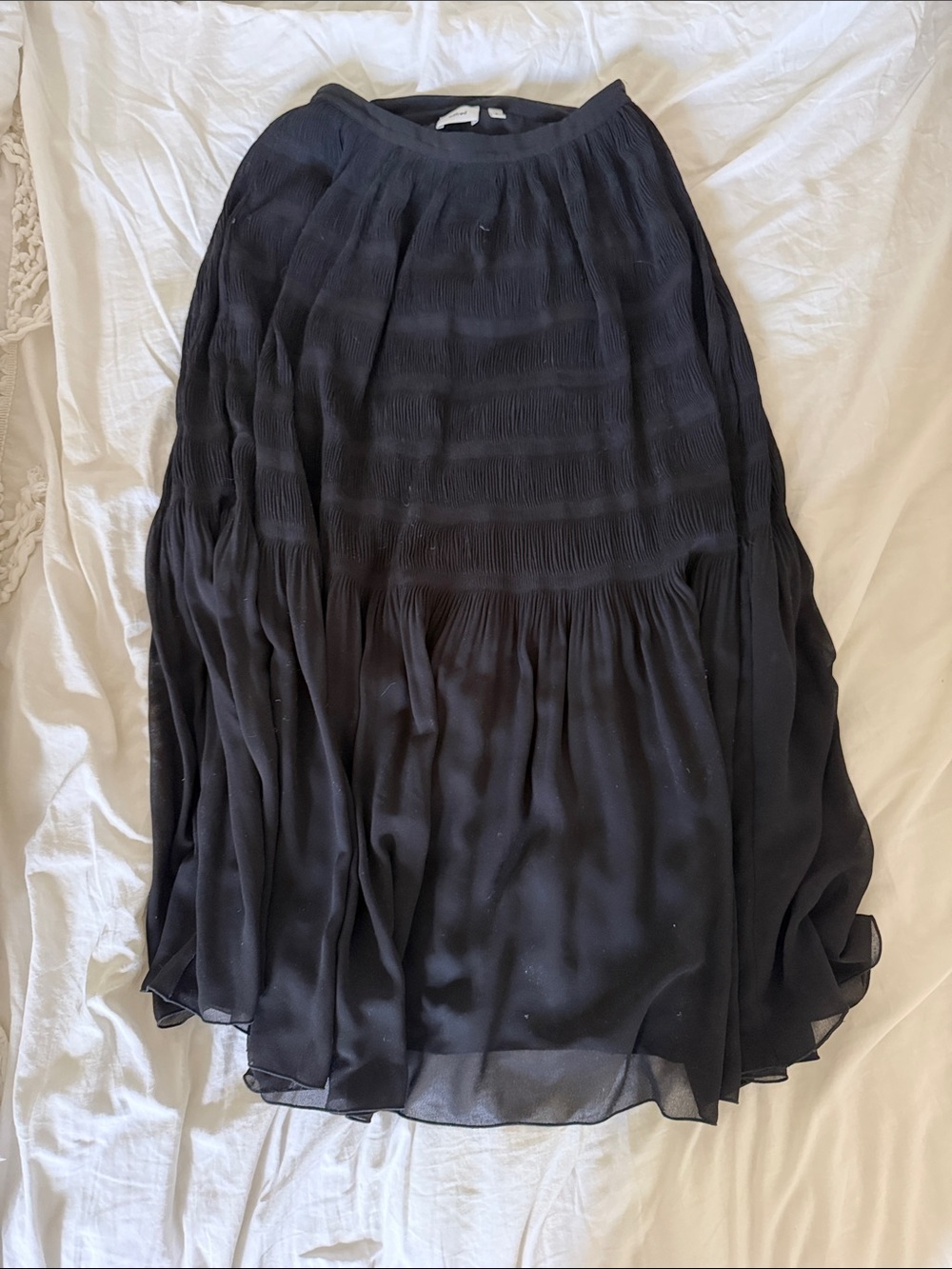 ARITZIA | Wilfred | size 2 | Black Pleated Midi Skirt